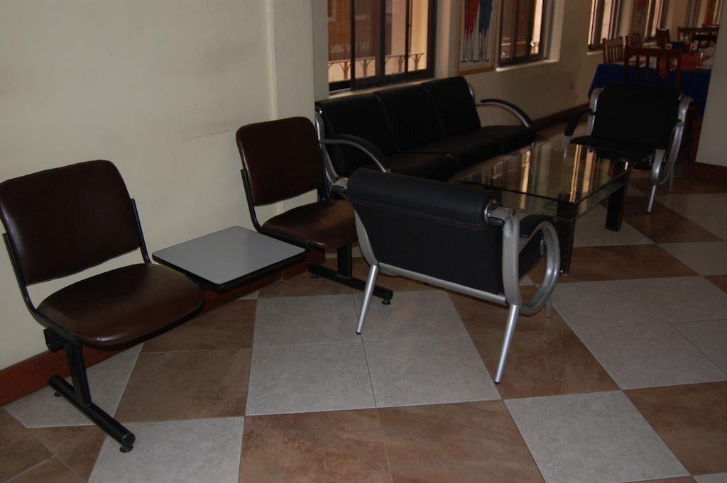 Arusha Tourist Inn Hotel Екстер'єр фото